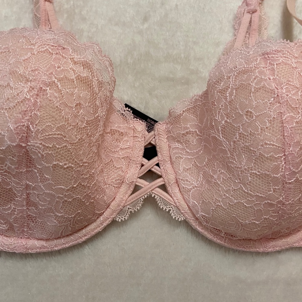 VS Bra - Picture 2 of 6